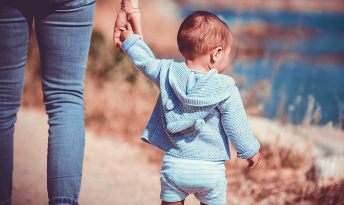 Helping your Delayed Toddler Learn to Walk: A Pediatric Therapists Guide